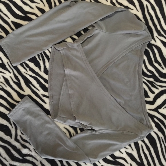 2 wrap style crop tops - Picture 3 of 8